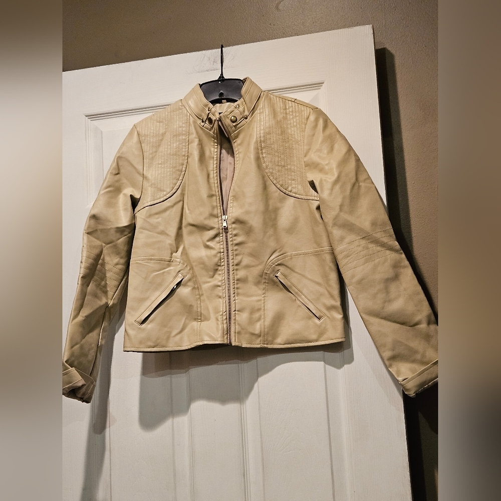 NEW LOOK FAUX LEATHER JACKET